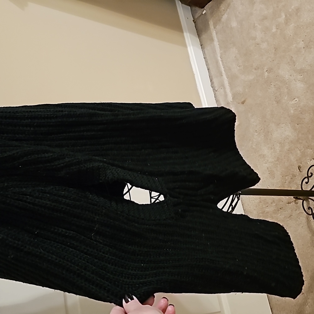 Sweater - Picture 6 of 7